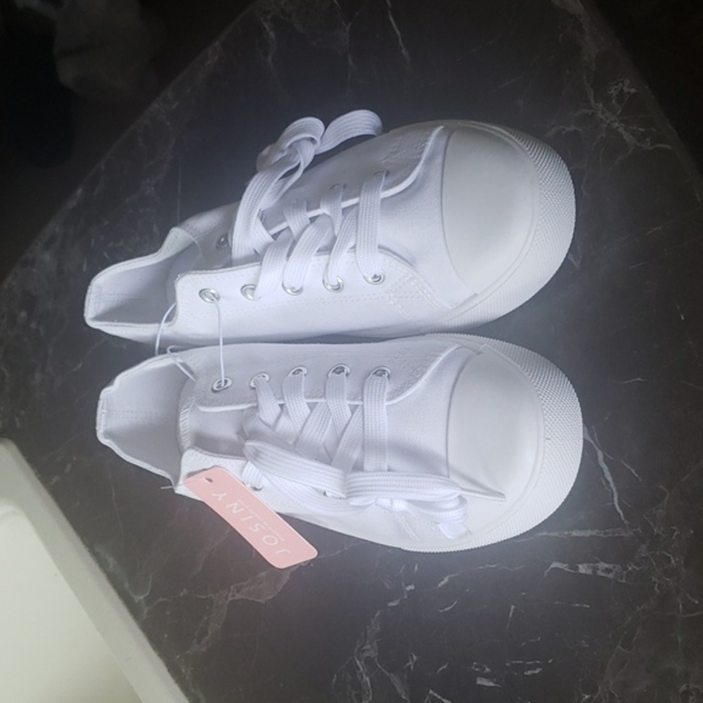 Women’s Shoe Josiny Size‎ 8 -NEW